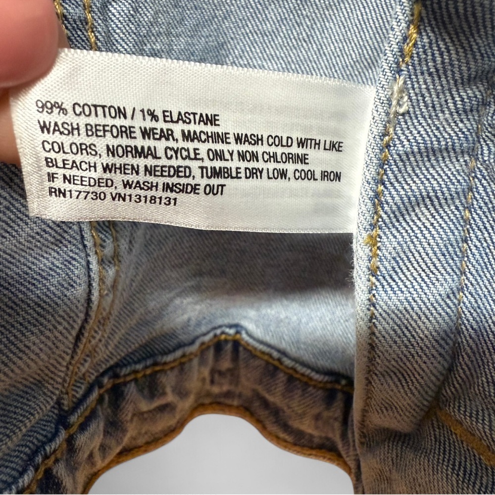 Art Class Kids Light Wash Distressed Denim Trucker Jacket - Size Small (6/7) - Picture 3 of 6